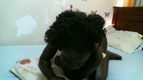 Snapshot of pinkiey_ chatting on October 25, 11:42 am pinky online show from October 25, 11:42 am