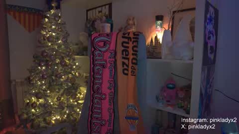 pinkladyx2 online show from November 22, 12:20 am