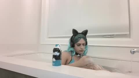 pinkpillbambi online show from December 1, 1:58 am