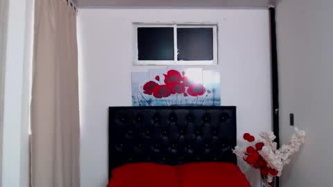 pinky_f00x online show from March 13, 8:34 pm