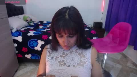 VIOLETA LOPEZ online show from December 20, 7:10 pm