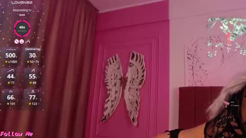 Pinky online show from March 9, 7:51 pm