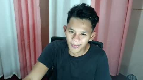 roy online show from April 4, 3:19 pm