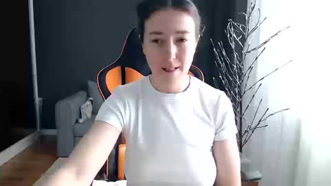 piscesgirl06 online show from March 13, 8:06 am