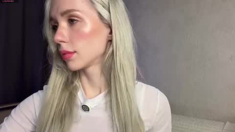 Emmy and Edward online show from April 19, 7:27 pm