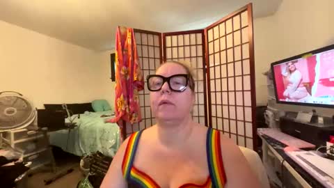 Platinum Puzzy online show from April 23, 2:30 pm