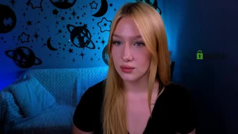 Sophie online show from June 2, 7:27 pm