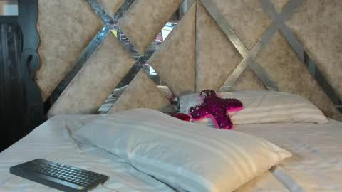 Aurora online show from March 27, 2:07 pm