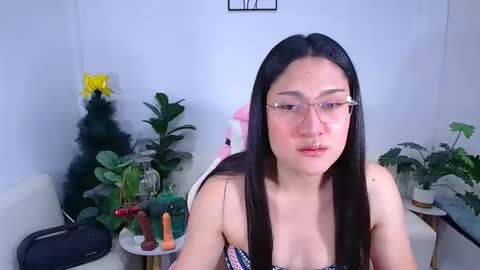 Ploysai online show from November 21, 1:53 pm