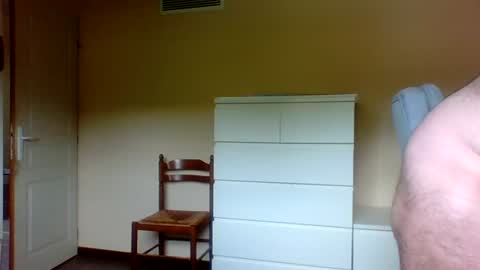pluchet online show from June 29, 4:39 pm