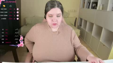 Snapshot of plum_pie__ chatting on September 27, 7:33 pm Alice online show from September 27, 7:33 pm