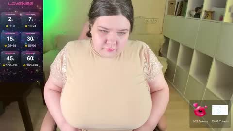 Snapshot of plum_pie__ chatting on February 26, 5:53 pm Alice online show from February 26, 5:53 pm