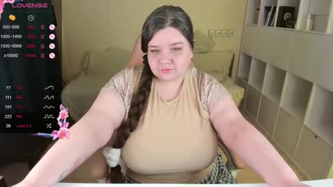 Snapshot of plum_pie__ chatting on October 9, 4:18 am Alice online show from October 9, 4:18 am