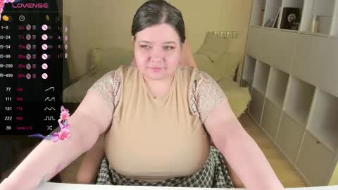 Snapshot of plum_pie__ chatting on October 15, 11:22 am Alice online show from October 15, 11:22 am