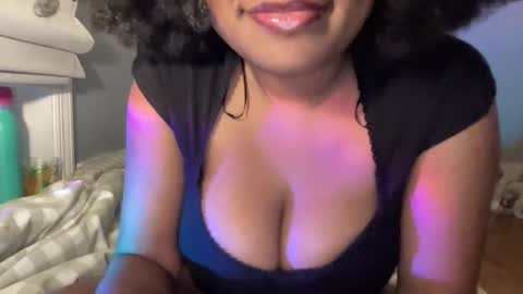 Snapshot of plushicore chatting on October 28, 2:12 am stariette online show from October 28, 2:12 am