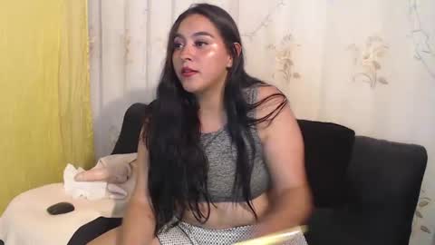 Snapshot of pocahontas_hall chatting on December 15, 2:16 pm Lily online show from December 15, 2:16 pm