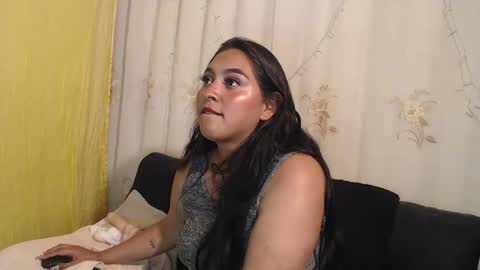 Snapshot of pocahontas_hall chatting on December 15, 7:46 am Lily online show from December 15, 7:46 am