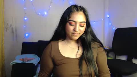 Snapshot of pocahontas_hall chatting on February 7, 6:24 am Lily online show from February 7, 6:24 am