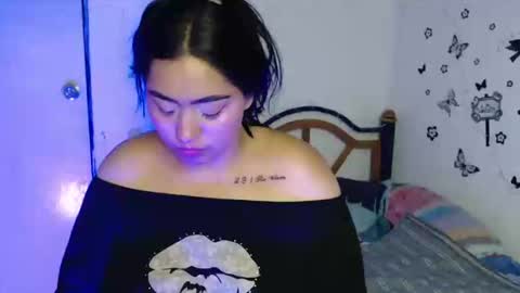Snapshot of pocahontas_hall chatting on March 11, 4:19 am Lily online show from March 11, 4:19 am