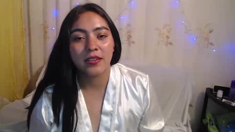 Snapshot of pocahontas_hall chatting on December 27, 5:52 am Lily online show from December 27, 5:52 am