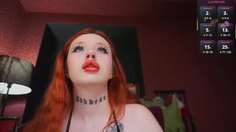 Snapshot of poisonivvy_ chatting on October 28, 5:52 am next streams mon wed sat sun 5am-1pm utc online show from October 28, 5:52 am