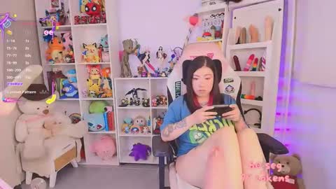 Help me to reach 100 thumbs up  online show from November 14, 2:47 am