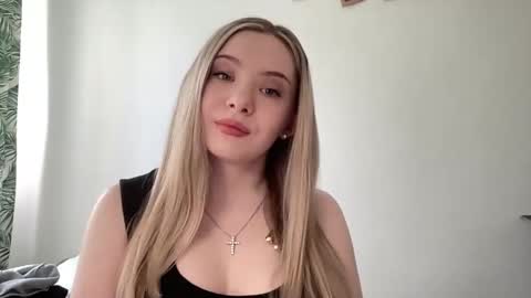 polishangel222 online show from April 21, 11:17 am