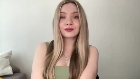 polishangel222 online show from June 5, 1:05 pm