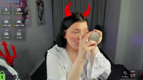 Snapshot of polly__mayer chatting on October 22, 1:31 am Polly online show from October 22, 1:31 am