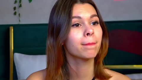 Snapshot of pollylanders chatting on February 10, 12:30 am Polly online show from February 10, 12:30 am