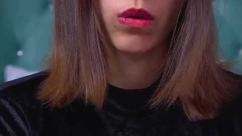 Polly online show from November 21, 7:45 pm