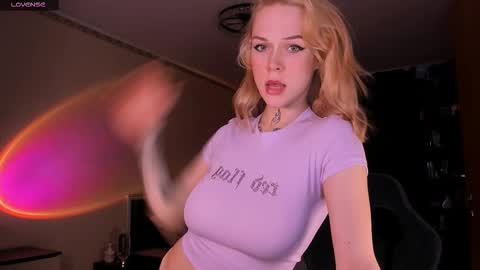 Megan.online  online show from March 7, 3:34 pm