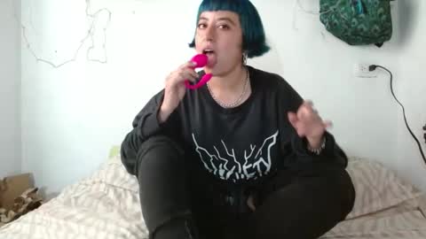 Poly online show from March 18, 9:09 pm