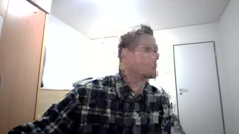 Snapshot of pommesmiteiscreme chatting on January 6, 7:13 pm pommesmiteiscreme online show from January 6, 7:13 pm