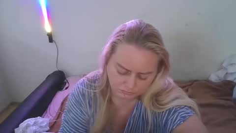 MelissOfficial online show from February 6, 8:29 am