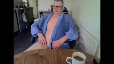 poshman65 online show from May 7, 9:16 am