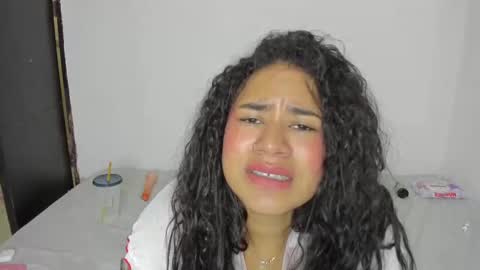 Snapshot of poutyseleny chatting on September 21, 12:31 pm poutyseleny online show from September 21, 12:31 pm