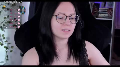 Robyn online show from October 8, 11:27 am