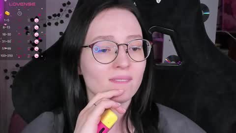 Robyn online show from February 16, 5:33 pm