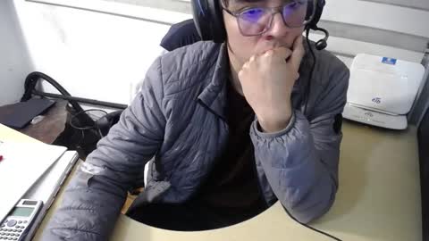 powerfulzeus2 online show from November 11, 2:03 am