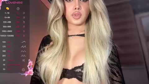 Oh my Amber online show from December 5, 11:41 am