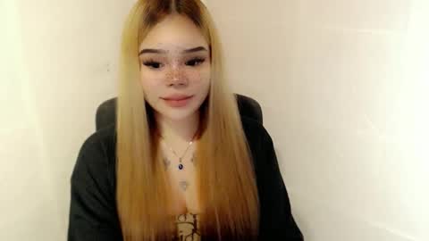 MAXXINE online show from December 22, 9:16 am