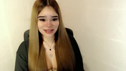 MAXXINE online show from February 24, 11:46 am