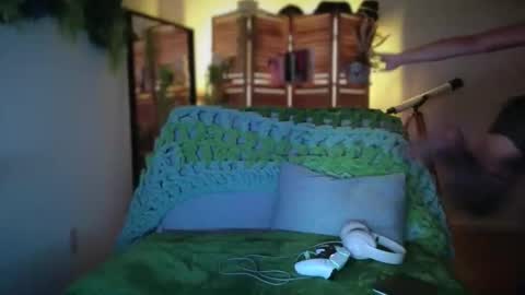 PreeminentJess online show from November 25, 7:29 am