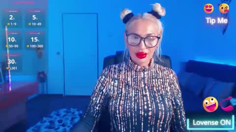 Victoria online show from December 17, 7:31 pm