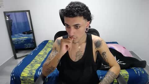 Plux online show from November 21, 9:02 pm