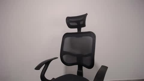 Plux online show from February 19, 2:01 am