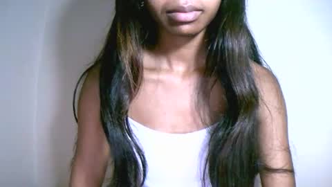 prettiethalia online show from March 3, 7:10 pm