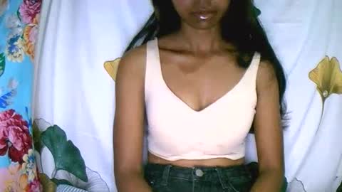 prettiethalia online show from December 15, 9:33 pm