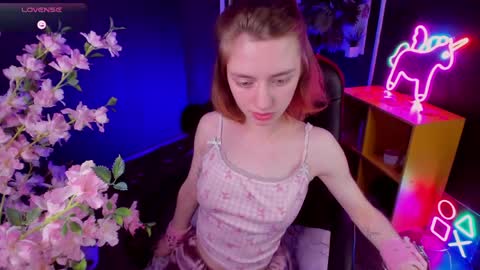 Lady vikki  online show from April 24, 7:10 am